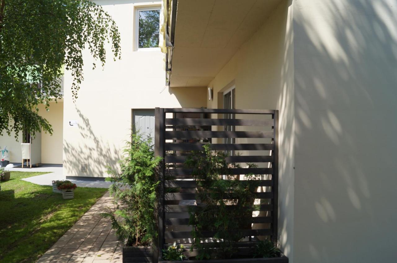 Bursztyn 2 Apartment Ревал Екстериор снимка