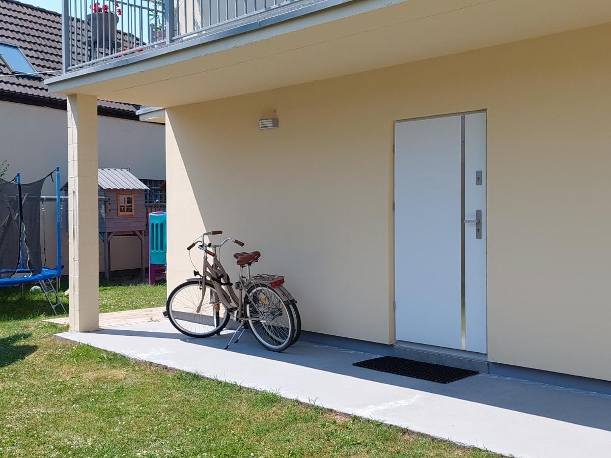 Bursztyn 2 Apartment Ревал Екстериор снимка