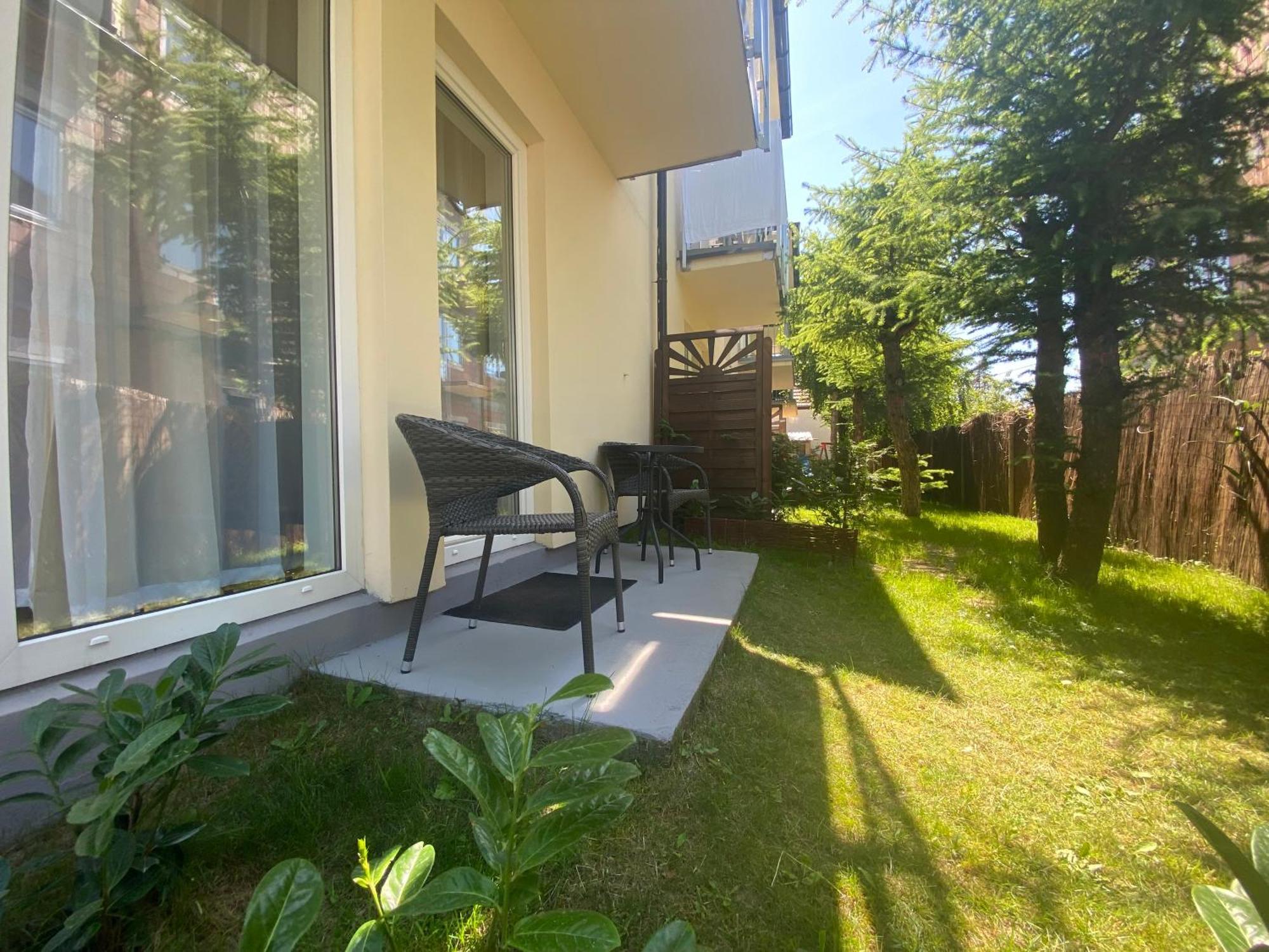 Bursztyn 2 Apartment Ревал Екстериор снимка