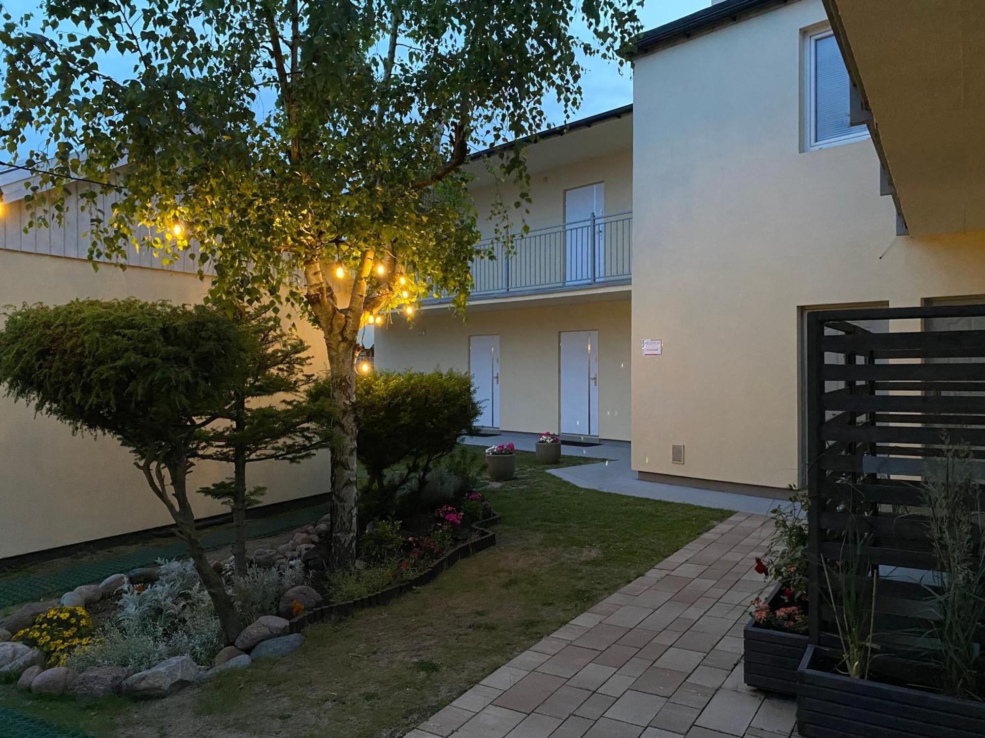 Bursztyn 2 Apartment Ревал Екстериор снимка